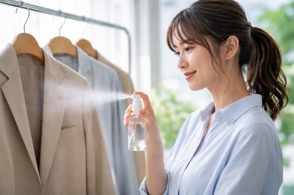 携帯用消臭スプレー 服の消臭メカニズム