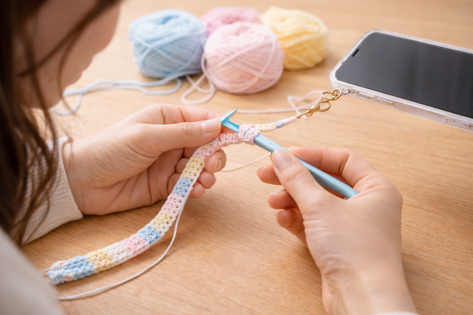 かぎ針編みで楽しむ柔らかストラップ