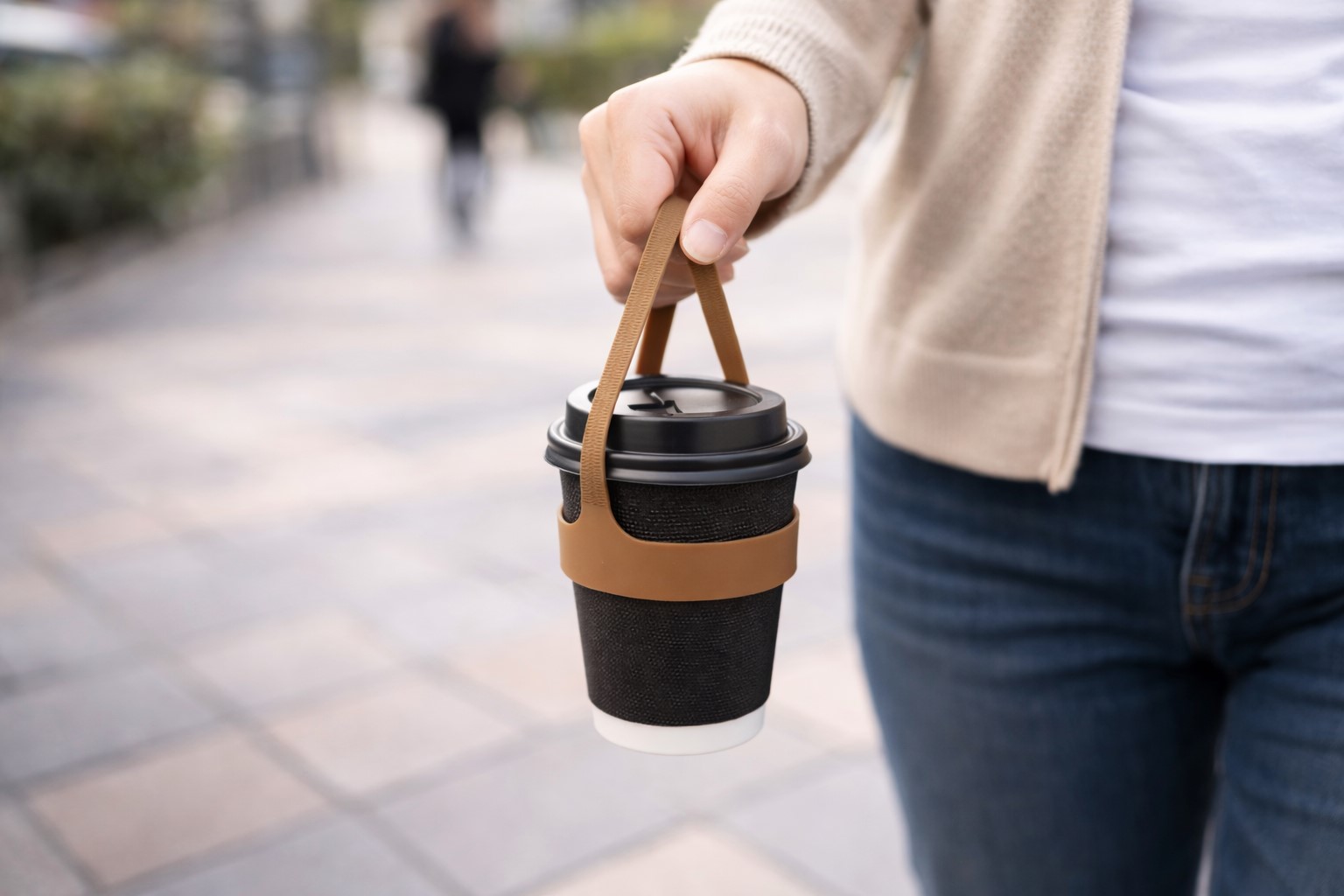 コンビニコーヒーがこぼれない持ち方