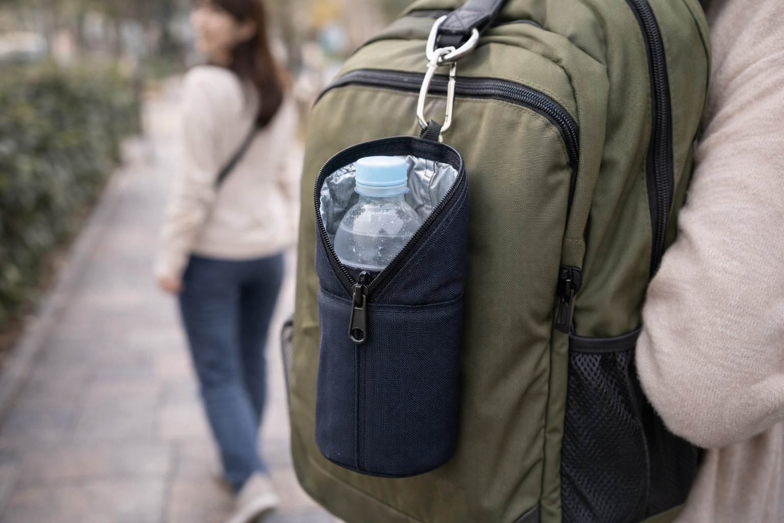 カバンが濡れない結露防止のポーチ