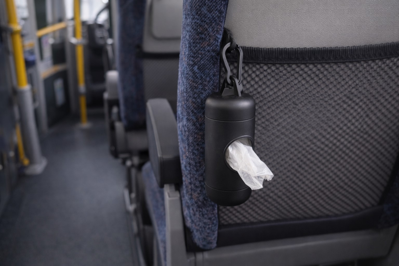 バス移動で役立つ持ち運びケース