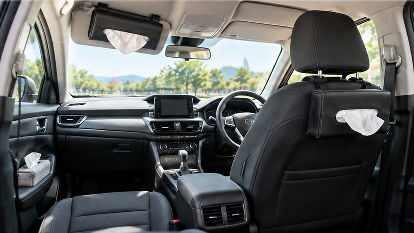 車用ティッシュケースはどこに置く？サンバイザー・天井・100均8製品の比較と取り付け方