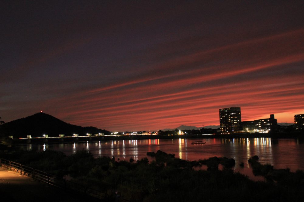 木曽川からの夕日　愛知県犬山市観光・風景撮影スポット写真や画像