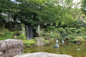 岐阜公園　信長の庭　紅葉（もみじ）　岐阜県岐阜市観光・風景撮影スポットの写真や画像