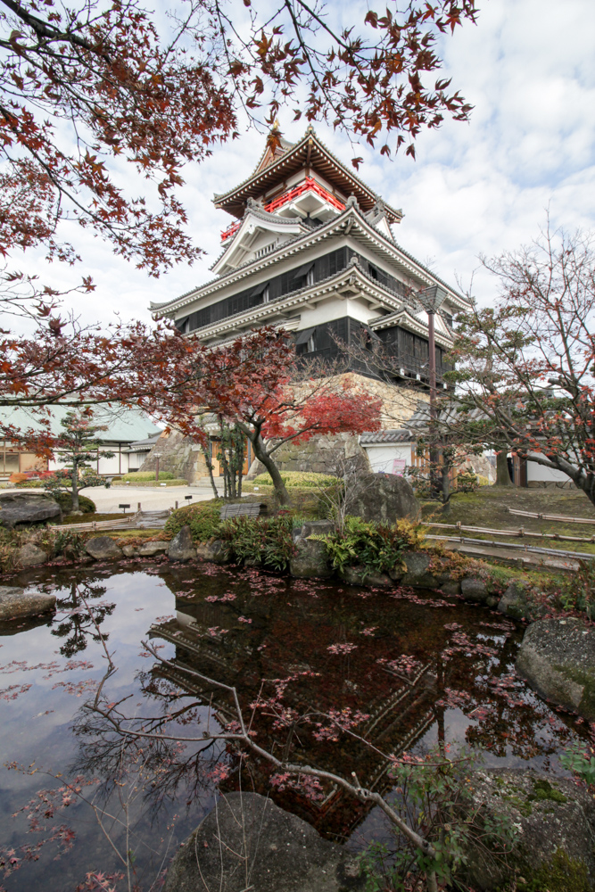 清須城と紅葉　愛知県清須市の観光・撮影スポットの画像と写真