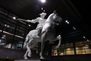 幻のスフォルツァ騎馬像　夜景　名古屋市熱田区の観光・撮影スポットの画像と写真