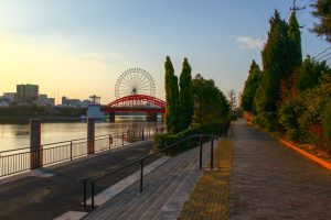 中川運河　中川橋　名古屋港シートレインランド　観覧車　ポートビル　朝　名古屋市中川区の観光・撮影スポットの画像と写真