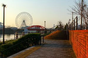 中川運河　中川橋　名古屋港シートレインランド　観覧車　ポートビル　朝　名古屋市中川区の観光・撮影スポットの画像と写真