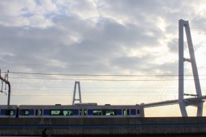 あおなみ線　名港トリトン　名古屋市港区金城ふ頭の観光・撮影スポットの画像と写真
