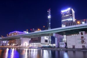 ささしまライブ駅周辺　グローバルゲート　歩行者デッキ　歩道橋　夜景　中村区の観光・撮影スポットの画像と写真