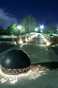 落合公園　球体　夜景　橋　愛知県春日井市の観光・撮影スポットの画像と写真