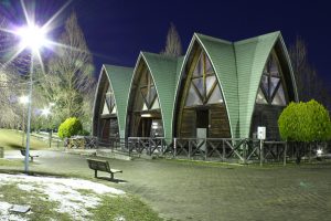 落合公園　カナディアンハウス　夜景　ライトアップ　リフレクション　愛知県春日井市の観光・撮影スポットの画像と写真