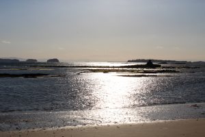 佐久島　アートの町　天神の浜　愛知県西尾市佐久島の観光・撮影スポットの写真や画像