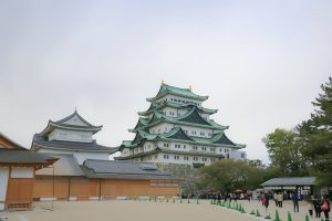 名古屋城　天守閣　3月　春の花　名古屋市中区の観光・撮影スポットの画像と写真