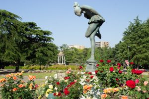 鶴舞公園　バラ園　バラ祭り　4月　春の花　名古屋市昭和区の観光・撮影スポットの画像と写真鶴舞公園　バラ園　バラ祭り　4月　春の花　名古屋市昭和区の観光・撮影スポットの画像と写真