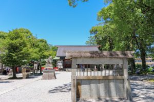 御裳神社(みもじんじゃ)　あじさい　手水舎　6月　夏の花　愛知県一宮市の観光・撮影スポットの画像と写真