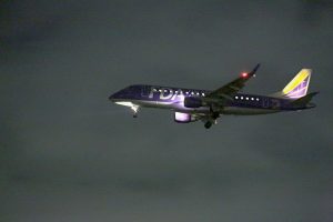 エアーフロントオアシス　夜景　県営名古屋空港　FDA　飛行機　愛知県豊山町の観光・撮影スポットの写真と画像