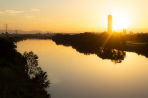 ザシーン城北　庄内川橋　朝日　名古屋市北区の観光・撮影スポットの画像と写真