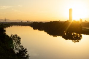 ザシーン城北　庄内川橋　朝日　名古屋市北区の観光・撮影スポットの画像と写真