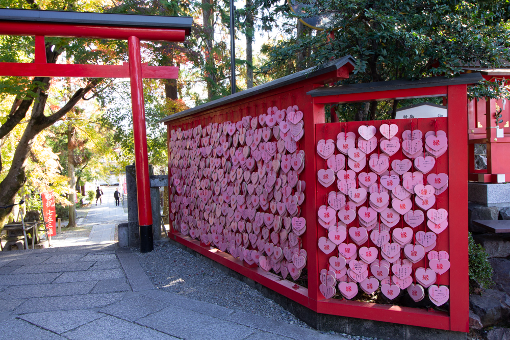 三光稲荷神社、ハート絵馬、愛知県犬山市の観光・撮影スポットの画像と写真