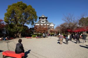 犬山城、紅葉、秋、11月、愛知県犬山市の観光・撮影スポットの画像と写真