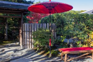 白鳥庭園、清羽亭、紅葉、11月、秋、名古屋市熱田区の観光・撮影スポットの画像と写真