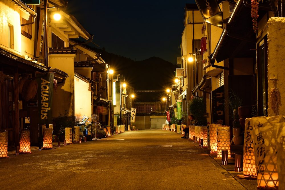たんころりんの夕涼み（足助町の古き町並み）、竹かご、行灯、ライトアッ、8月のお祭り、愛知県豊田市の観光・撮影スポットの画像と写真