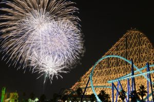 長島温泉・花火大競演、ナガシマスパーランド、夏、8月、三重県桑名市の観光・撮影スポットの名所
