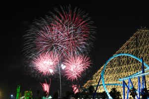 長島温泉・花火大競演、ナガシマスパーランド、夏、8月、三重県桑名市の観光・撮影スポットの名所