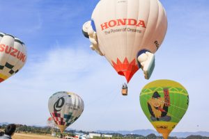 鈴鹿バルーンフェスティバル、熱気球大会、11月、秋、三重県鈴鹿市の観光・撮影スポットの画像と写真