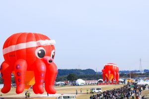 鈴鹿バルーンフェスティバル、熱気球大会、11月、秋、三重県鈴鹿市の観光・撮影スポットの画像と写真