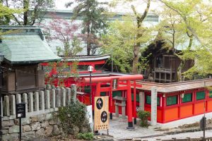 三光稲荷神社、4月の春の花、愛知県犬山市の観光・撮影スポットの画像と写真