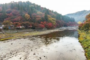 香嵐渓、もみじ祭り、紅葉、秋11月、愛知県豊田市足助町の観光・撮影スポットの画像と写真