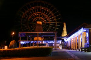 道の駅おばあちゃん市・山岡,イルミネーション、日本一の水車、岐阜県恵那市の観光・撮影スポットの画像と写真