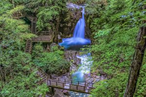 夕森公園、竜神の滝、9月、岐阜県中津川市の観光・撮影スポットの画像と写真