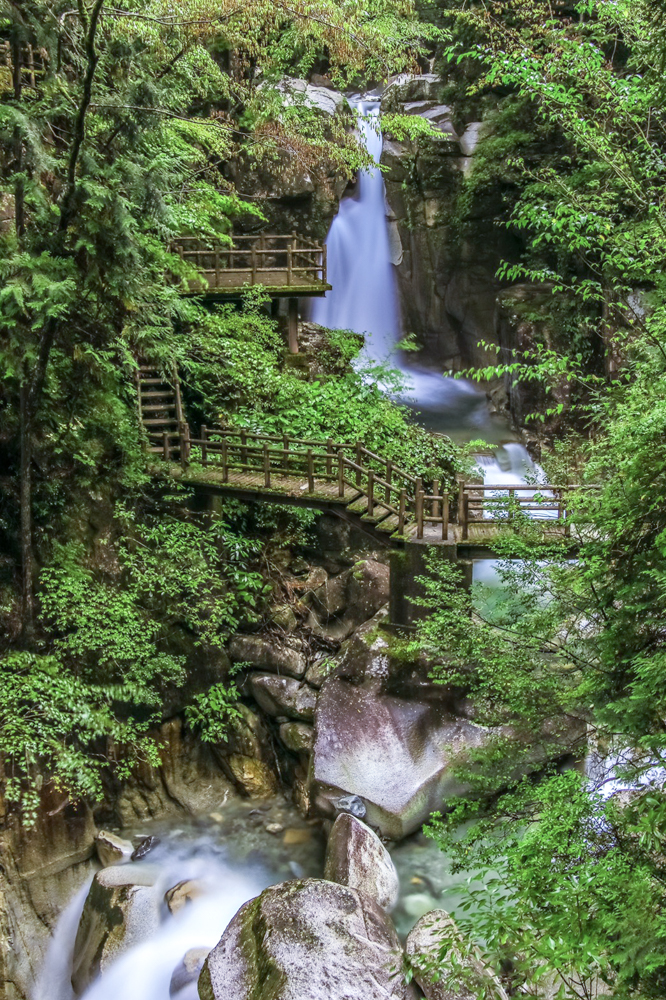 夕森公園、竜神の滝、9月、岐阜県中津川市の観光・撮影スポットの画像と写真
