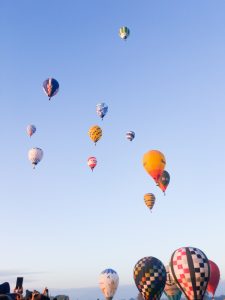 鈴鹿バルーンフェスティバル、熱気球、11月秋、三重県鈴鹿市の観光・撮影スポットの画像と写真