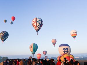 鈴鹿バルーンフェスティバル、熱気球、11月秋、三重県鈴鹿市の観光・撮影スポットの画像と写真