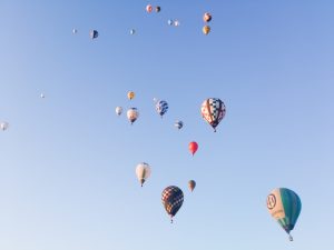 鈴鹿バルーンフェスティバル、熱気球、11月秋、三重県鈴鹿市の観光・撮影スポットの画像と写真