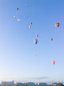 鈴鹿バルーンフェスティバル、熱気球、11月秋、三重県鈴鹿市の観光・撮影スポットの画像と写真