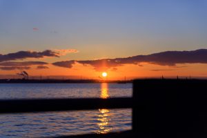 碧南緑地ボードウォーク、夕日、愛知県碧南市の観光・撮影スポットの画像と写真