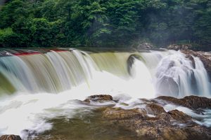 新城市の滝、長篠堰堤、愛知県新城市の観光・撮影スポットの画像と写真