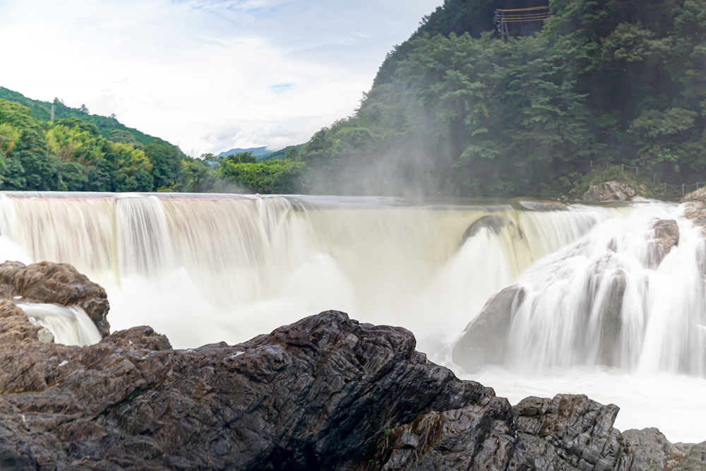 新城市の滝、長篠堰堤、愛知県新城市の観光・撮影スポットの画像と写真