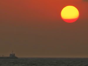 野間灯台、夕日、愛知県知多郡の観光・撮影スポットの画像と写真