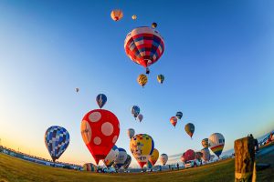 鈴鹿バルーンフェス、熱気球、11月秋、三重県鈴鹿市の観光・撮影スポットの画像と写真