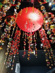 瀬戸蔵ミュージアム　ひな祭り,千代紙のつるし飾り,2月春、愛知県瀬戸市の観光・撮影スポットの画像と写真