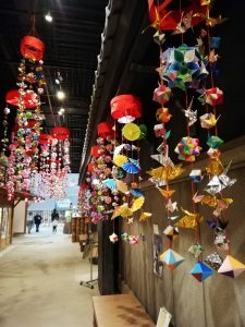 瀬戸蔵ミュージアム　ひな祭り,千代紙のつるし飾り,2月春、愛知県瀬戸市の観光・撮影スポットの画像と写真