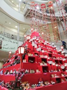 瀬戸蔵ミュージアム　ひな祭り,千代紙のつるし飾り,2月春、愛知県瀬戸市の観光・撮影スポットの画像と写真