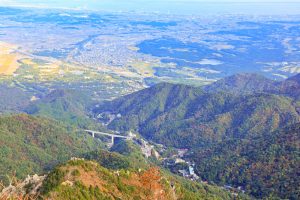 御在所ロープウェイ、紅葉、11月秋、三重県三重郡の観光・撮影スポットの名所