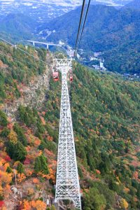 御在所ロープウェイ、紅葉、11月秋、三重県三重郡の観光・撮影スポットの名所
